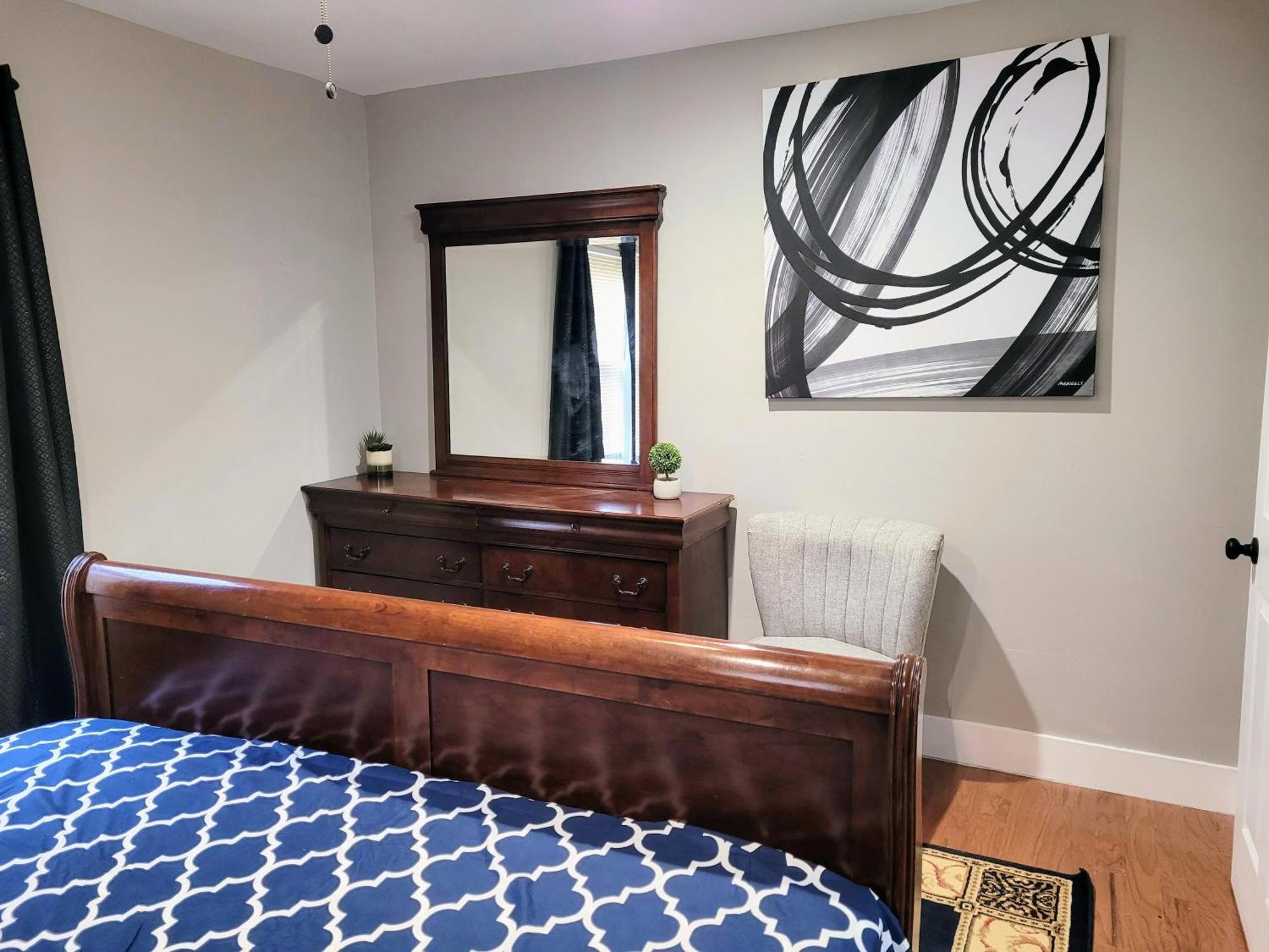 Sweet Home, King Bed, Backyard And Parking * Buffalo
